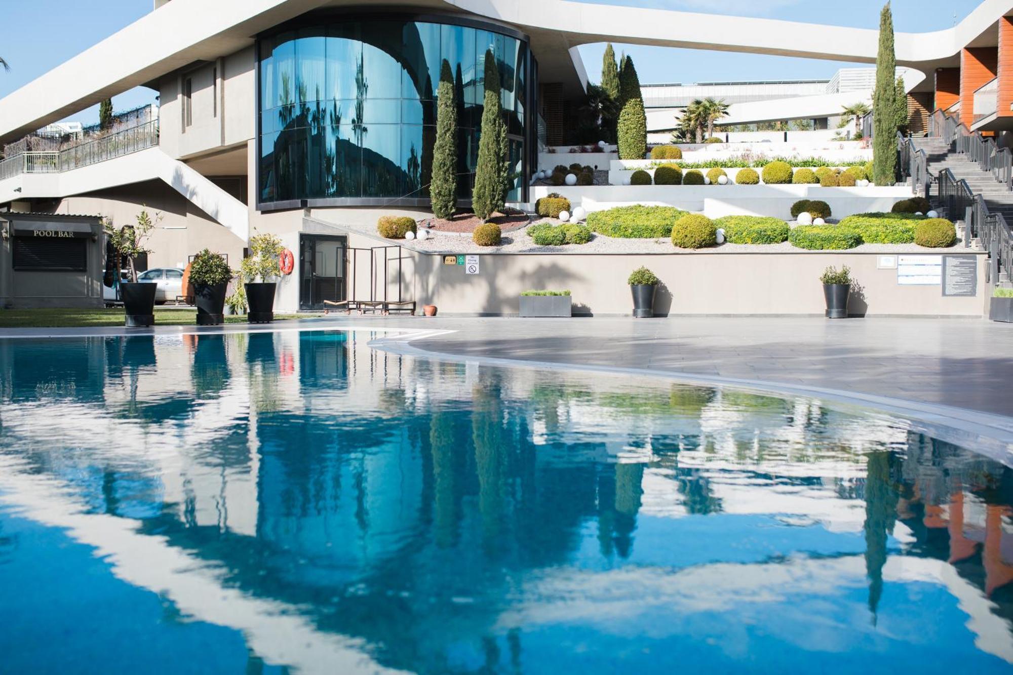 Hotel Doubletree By Hilton Izmir Airport Zewnętrze zdjęcie